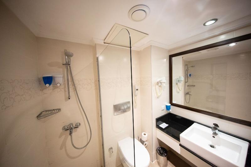 Royal Towers Hotel Kiris 外观 照片